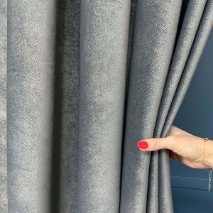 VELVET ROYAL VESTIGE ZÁVĚSOVÁ LÁTKA S EFEKTEM OŠETŘENÍ ŠEDÁ